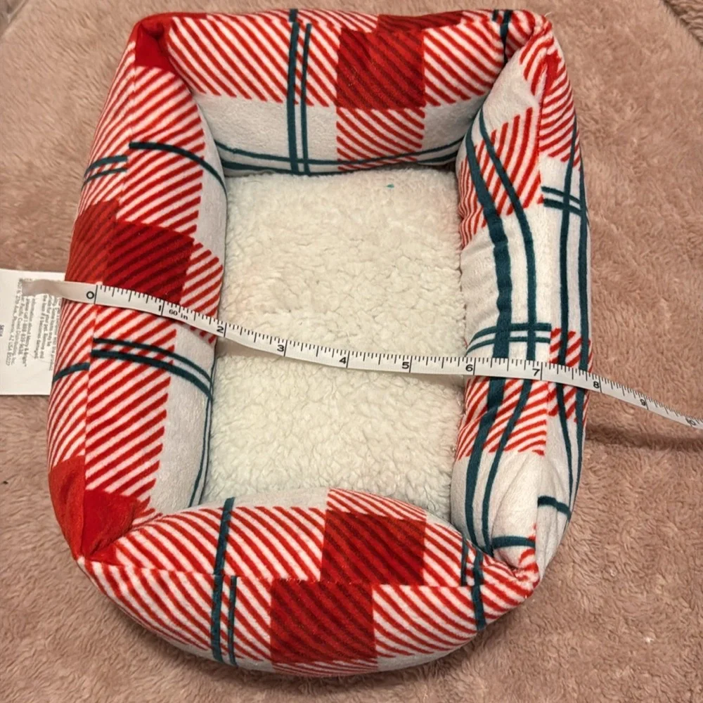 Small Pet Christmas Bed